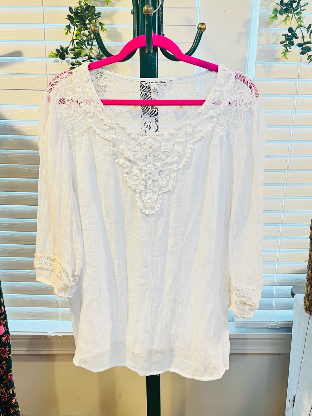 Zac & Rachel Woman White Crochet Trim Peasant Blouse - Sz 1X